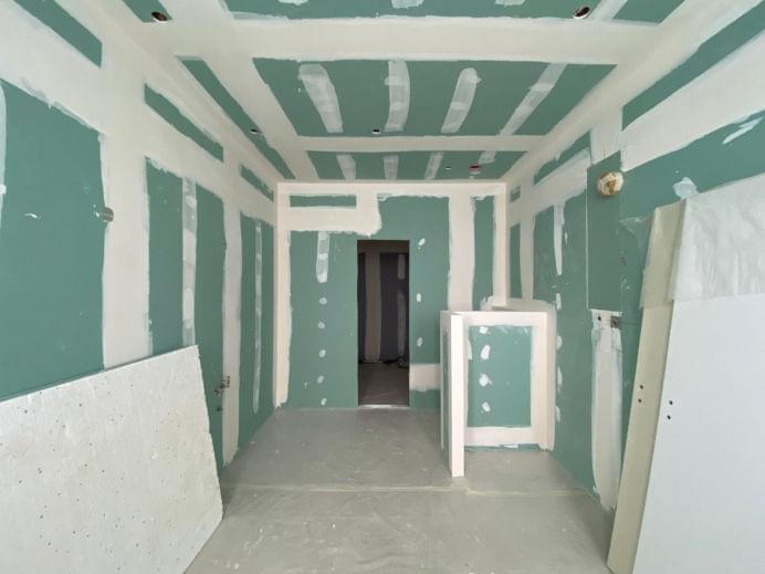 pomieszczenie przed szpachlowaniem